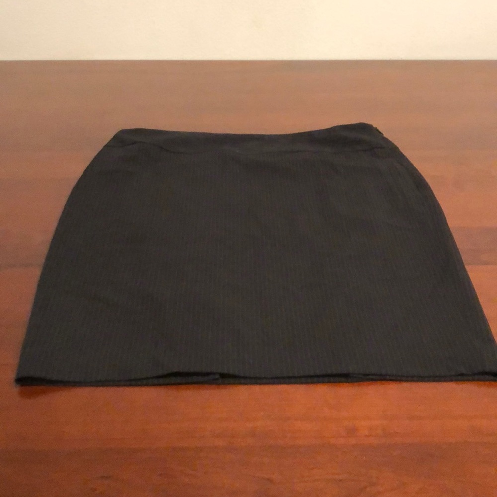 Liz Claiborne Ladies Black Skirt